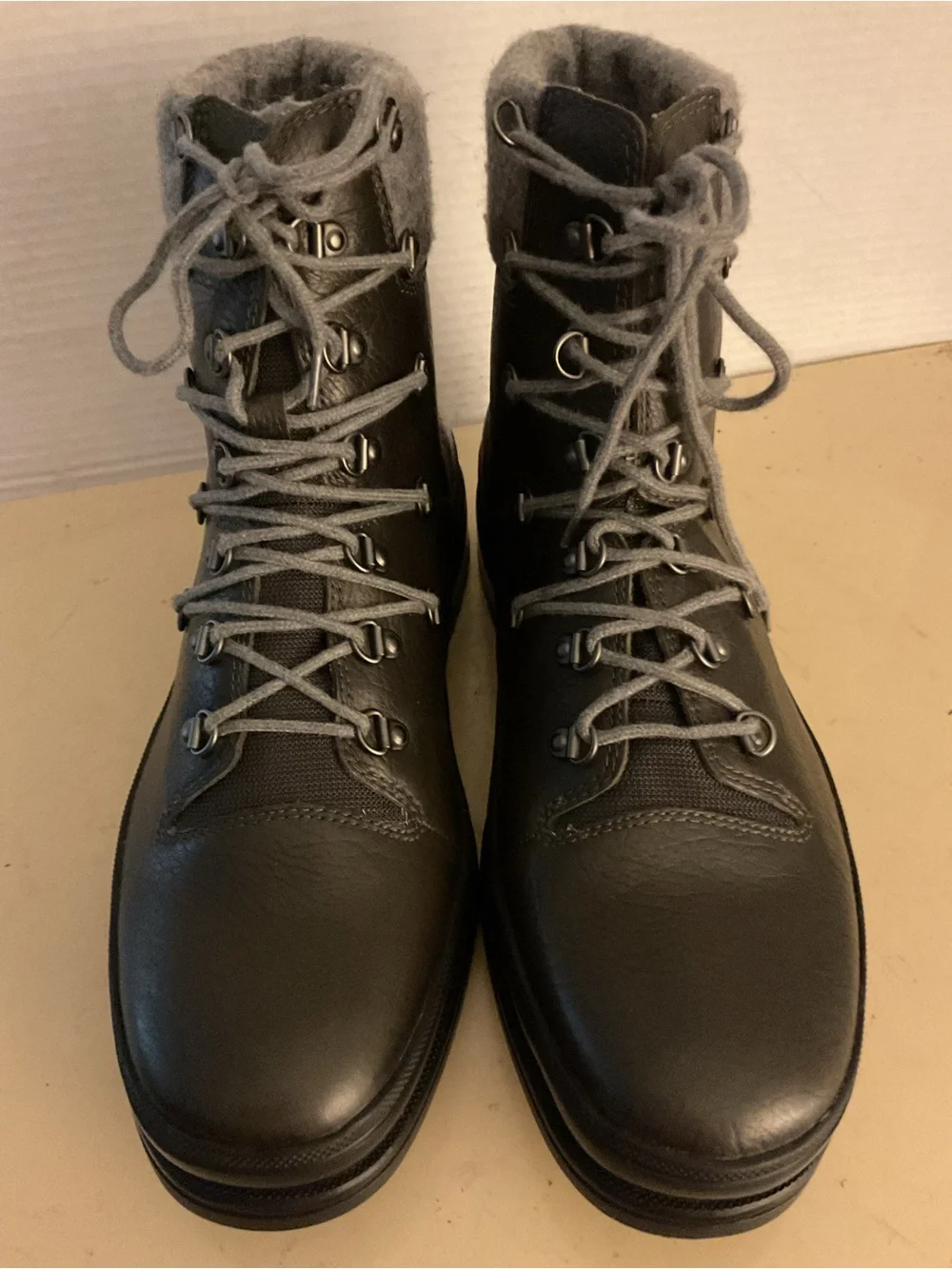 Calvin Klein men Gray Leather Lace-Up hiking  Combat Boots US 11